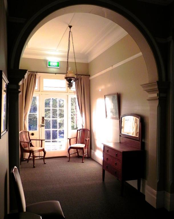 Moore Park Inn อาร์มีเดล ภายนอก รูปภาพ